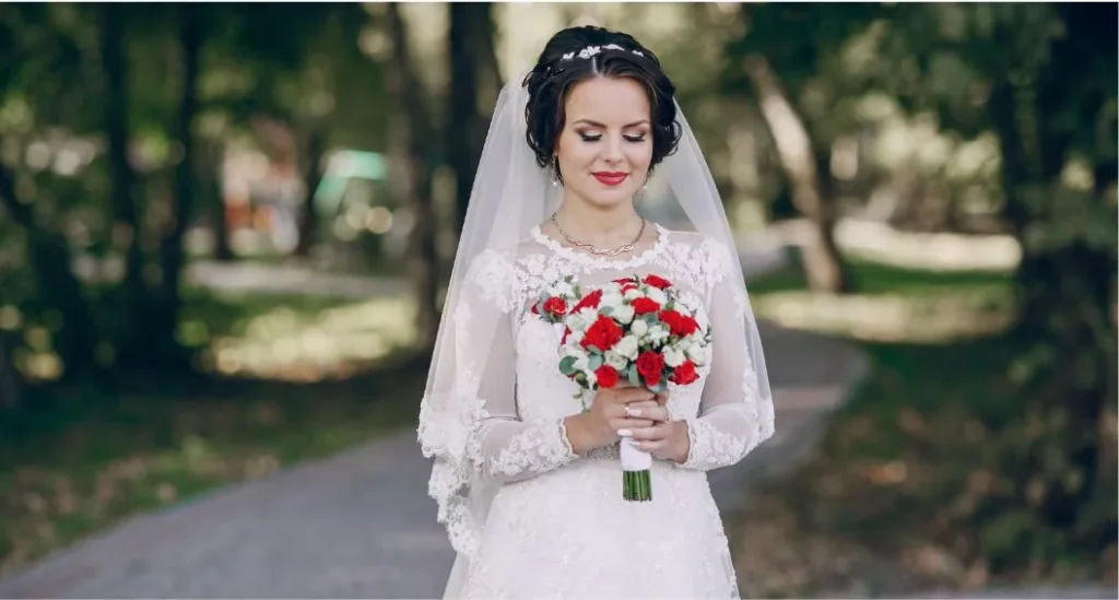 Petite Bride