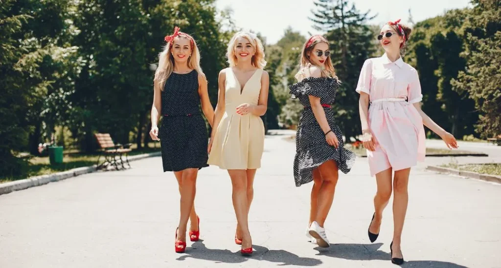 Women's Holiday Outfits