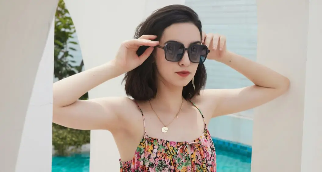 Essential Summer Style Elements from Celebrity Wardrobes