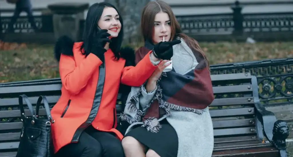 Layering Techniques That Don't Look Bulky