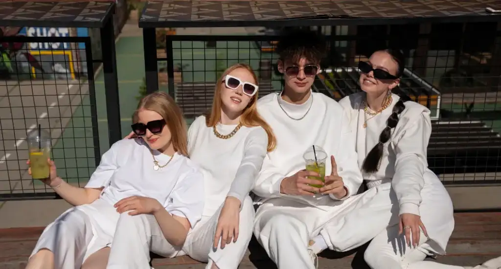 Styling Y2K Outfits for Different Occasions